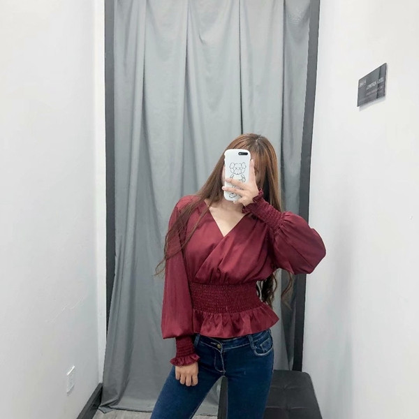 Bluza de dama cu elastic in talie si maneci