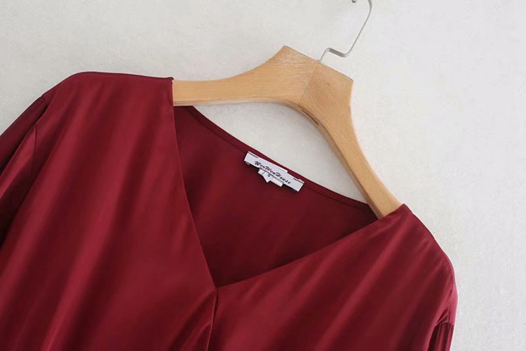 Bluza de dama cu elastic in talie si maneci