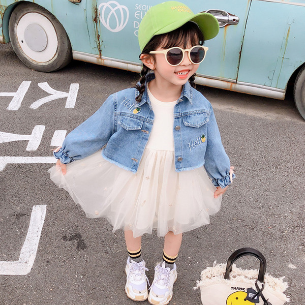 Set modern pentru copii pentru fete care include o jachetă de blugi și o rochie