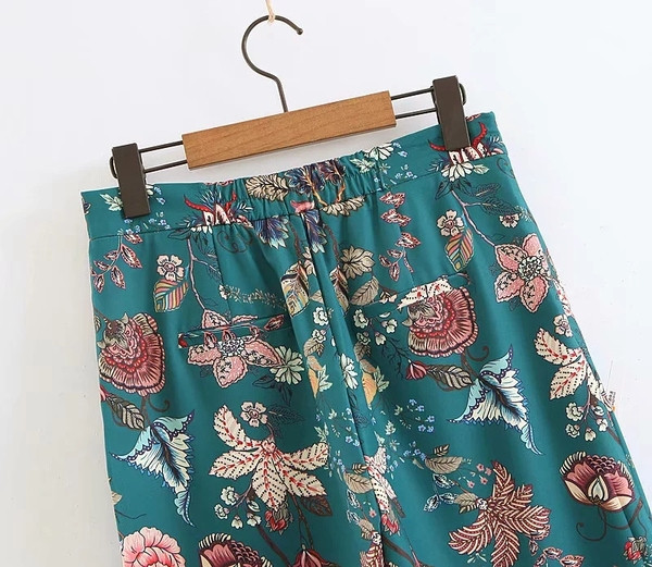 Дамски панталон с висока талия и цветен десен 