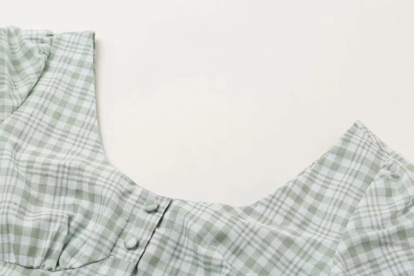 Új modell női blúz rövid ujjal és gombokkal