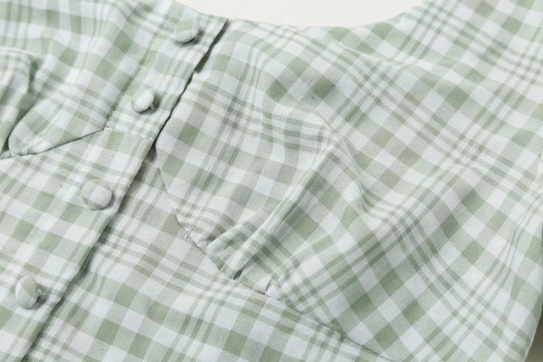 Új modell női blúz rövid ujjal és gombokkal