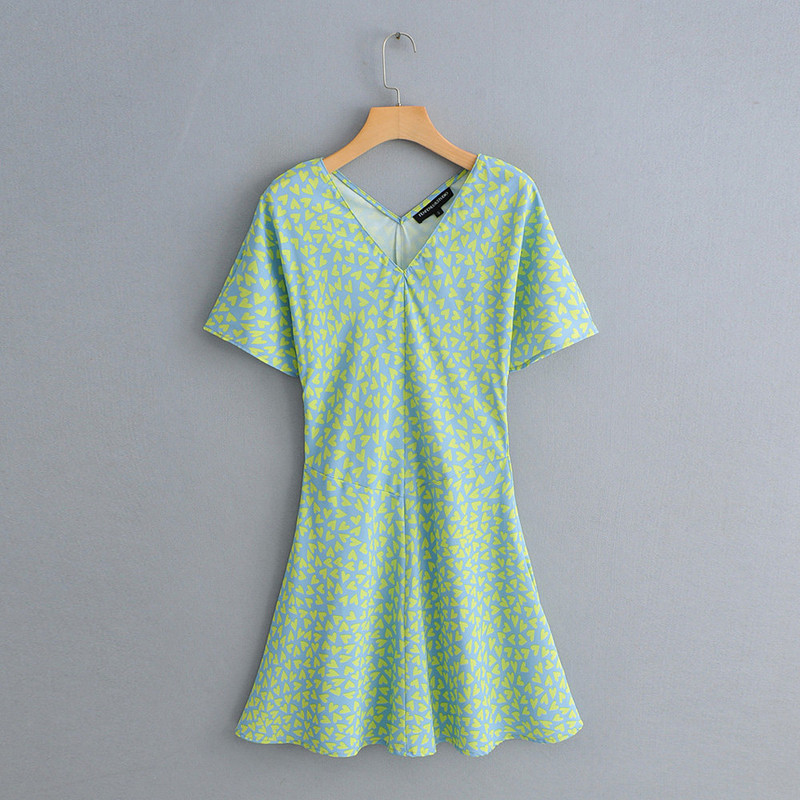 Zöld színű, rövid ujjú női ruha