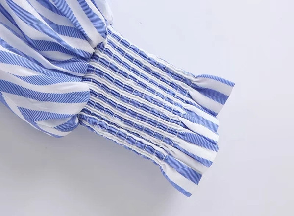 Cămașă actuală de damă în dungi cu decolteu în V