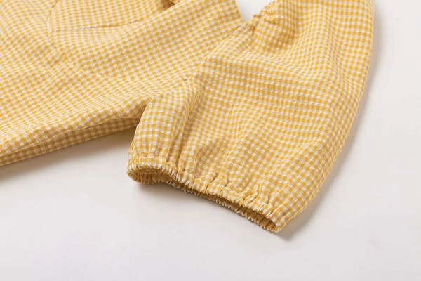 Bluză casual de damă cu decolteu pătrat de culoare galbenă