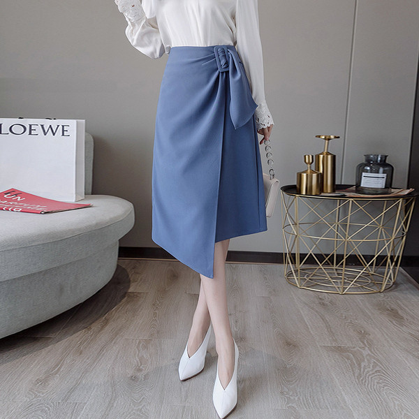 Fusta de dama actuala in negru si albastru