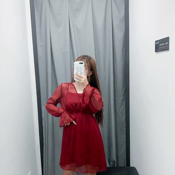 Női sifon ruha elasztikus derékkal