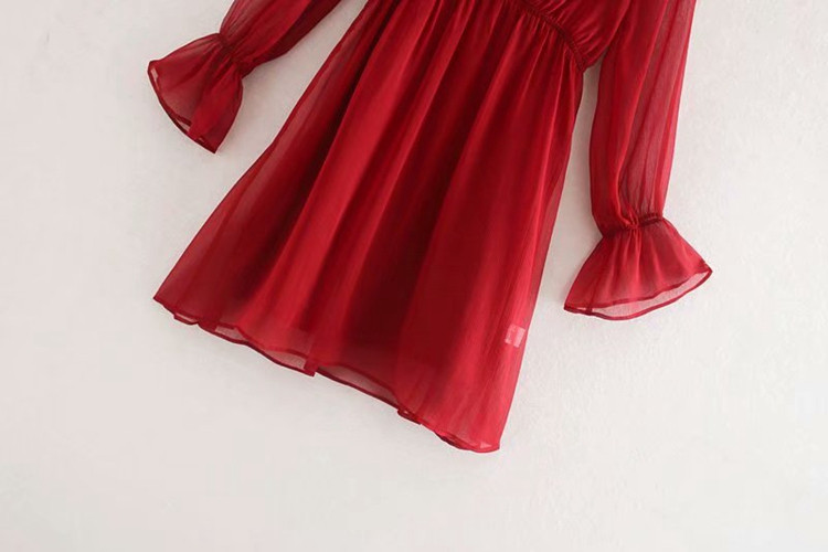 Női sifon ruha elasztikus derékkal