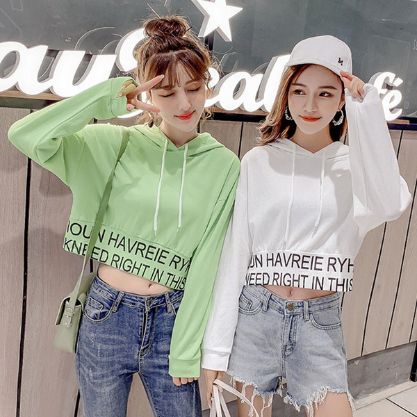 Bluză de damă în alb și verde cu inscripții