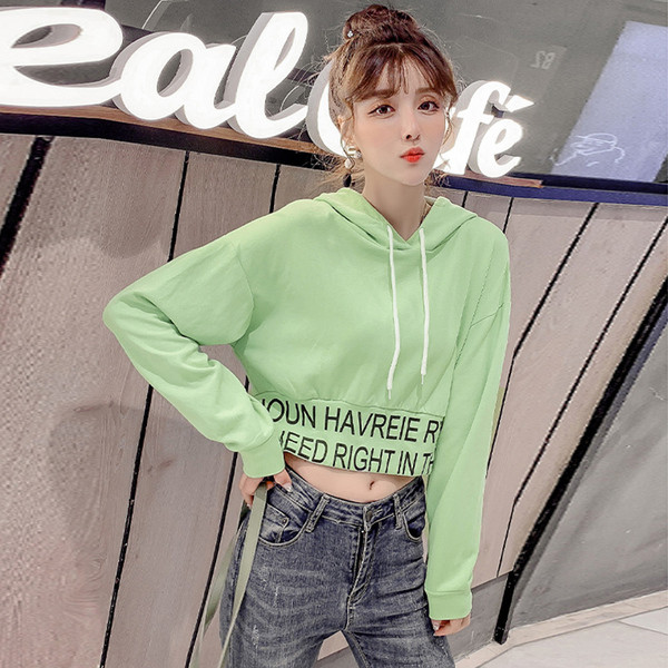 Bluză de damă în alb și verde cu inscripții