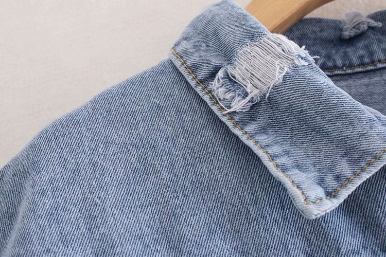 Rövid farmerdzseki kék megkötővel