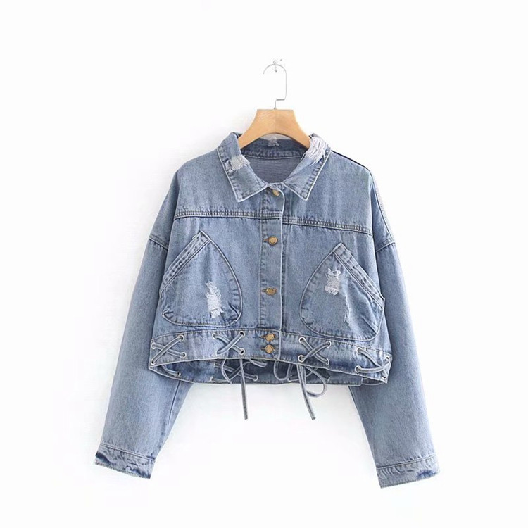 Rövid farmerdzseki kék megkötővel