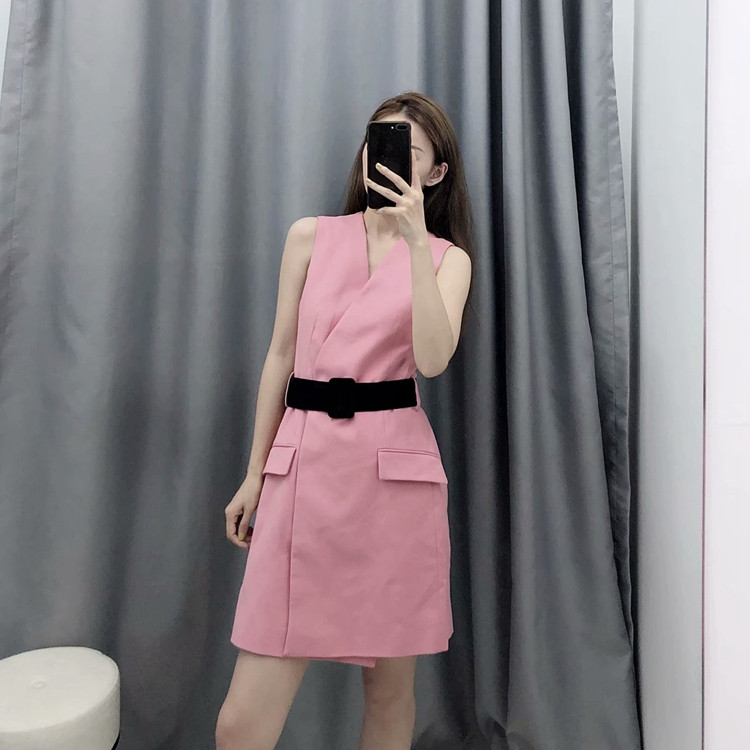 Rochie moderna de dama in roz cu curea