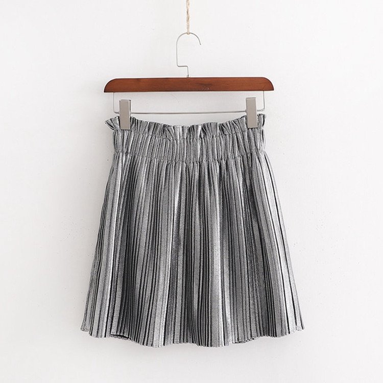 Fusta scurta plisata de dama de culoare argintie