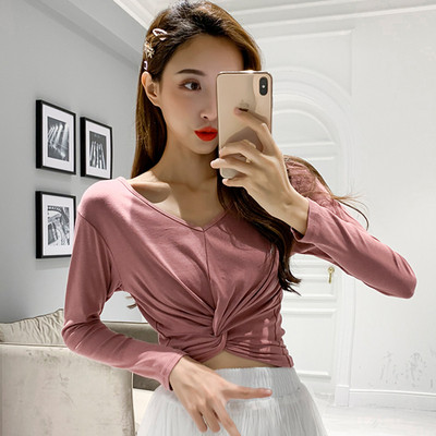 Aktuális női blúz több színben V-nyakkal