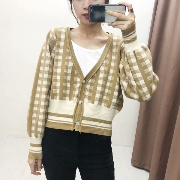 Vesta de dama in carouri cu nasturi si maneci lungi