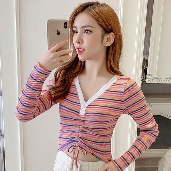 Modern női blúz nyakkendővel és gombokkal, két színben