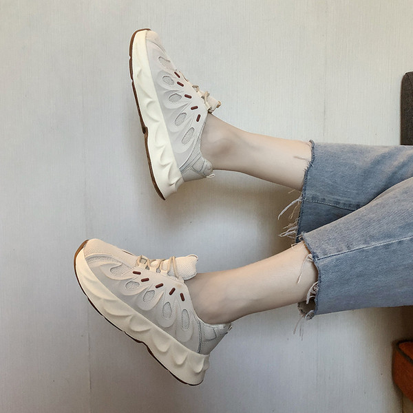 Alkalmi női tornacipő fekete, fehér és bézs színben