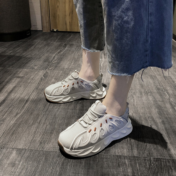 Alkalmi női tornacipő fekete, fehér és bézs színben