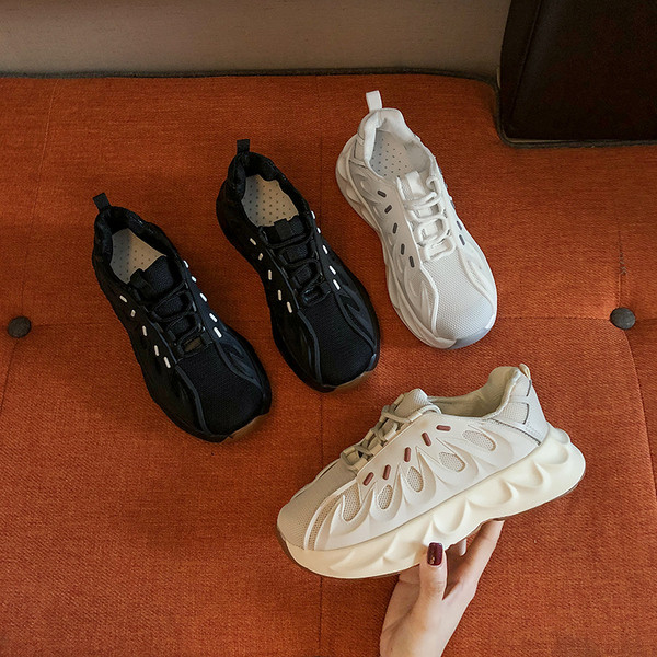 Alkalmi női tornacipő fekete, fehér és bézs színben