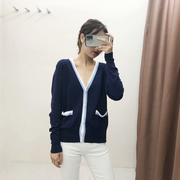 Vékony kötésből készült női kardigán kék színben