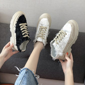 Adidasi moderni de dama cu talpa aspra in alb-negru