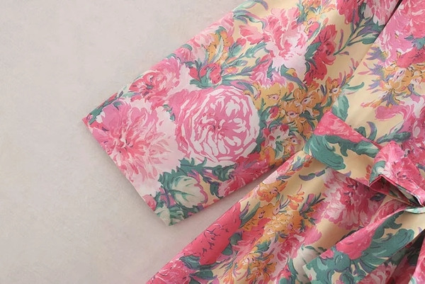 Rochie de dama moderna croiala cu motive florale - culoare roz