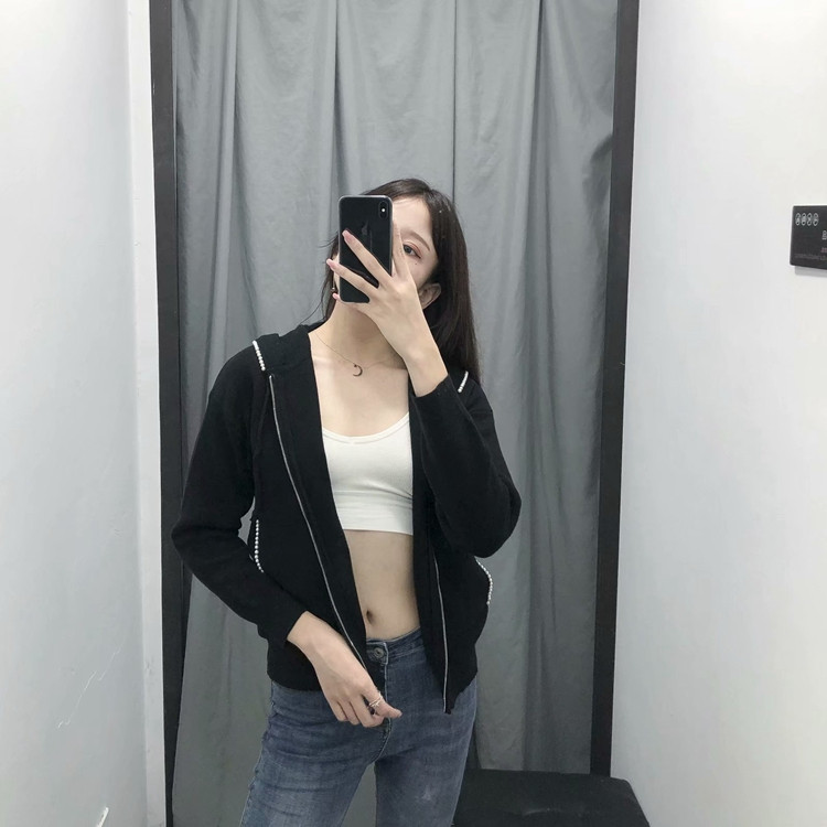 Hanorac de damă cu glugă și decor - perle