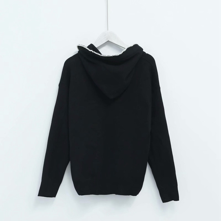 Hanorac de damă cu glugă și decor - perle