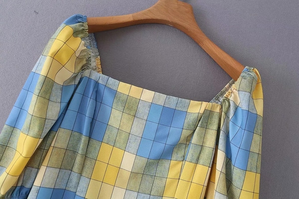 Rochie de dama in carouri model nou cu decolteu patrat