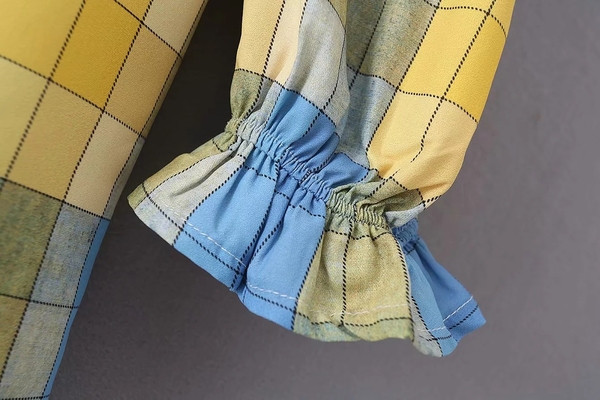 Rochie de dama in carouri model nou cu decolteu patrat