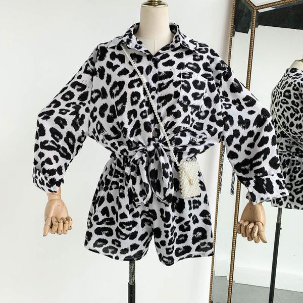 Set de dama modern din doua parti cu model leopard in doua culori