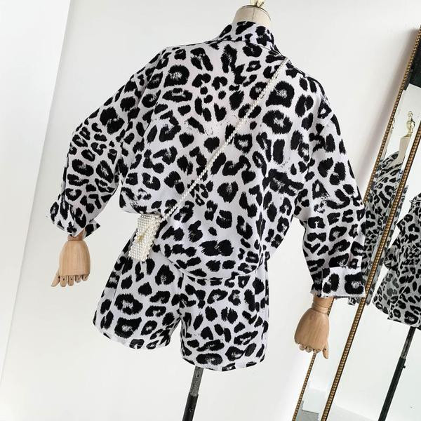 Set de dama modern din doua parti cu model leopard in doua culori