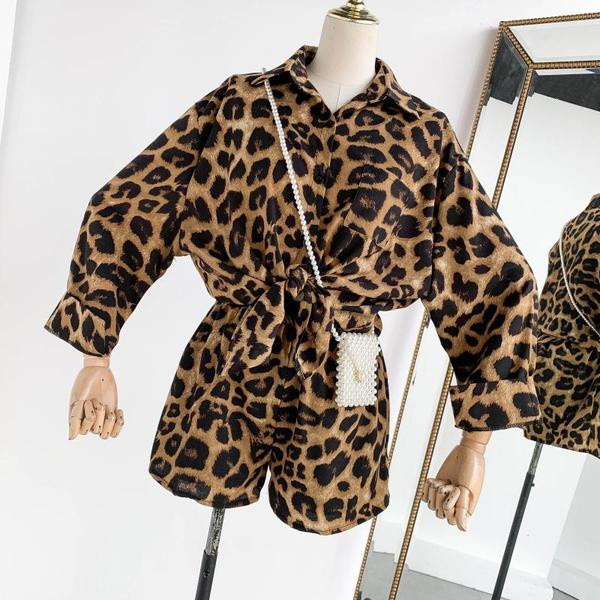 Set de dama modern din doua parti cu model leopard in doua culori