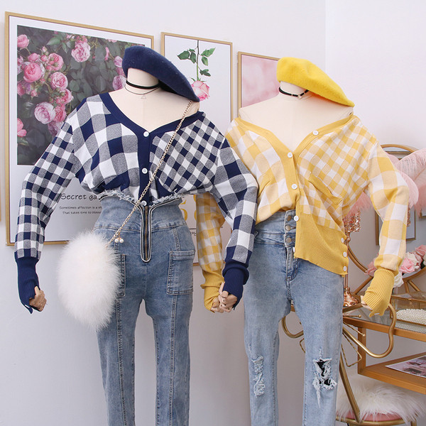 Vesta de dama in carouri actuala cu nasturi