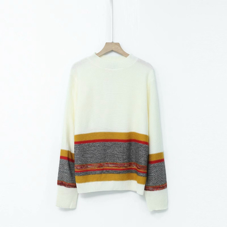 Pulover de dama cu decolteu oval