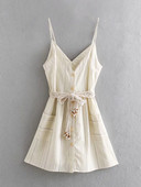 Rochie casual de dama cu bretele subtiri si nasturi in bej