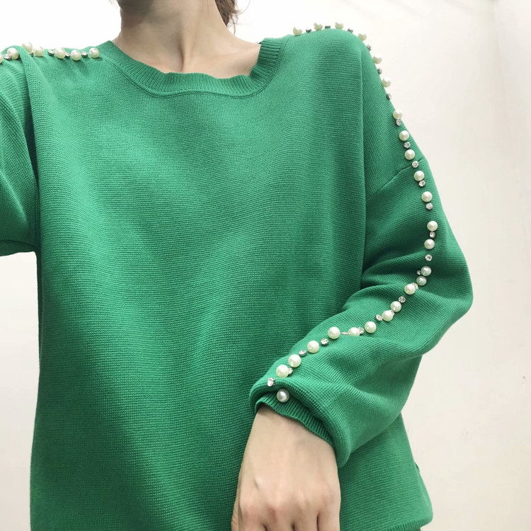 Pulover de dama din tricotat subtire in doua culori si decor - perle