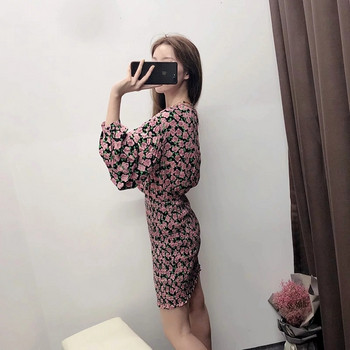 Modern női ruha virágos motívumokkal, hosszú ujjal