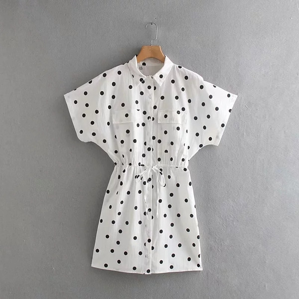 Rochie de dama cu buline cu maneca scurta de culoare alba