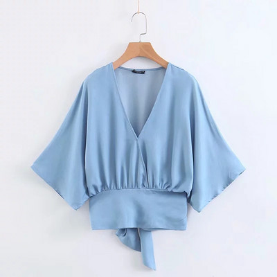 Bluză de damă în albastru cu mâneci largi