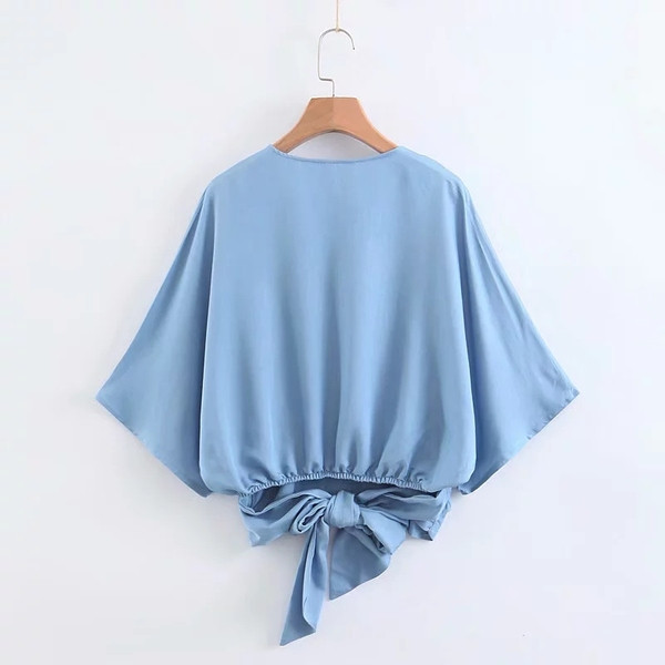 Bluză de damă în albastru cu mâneci largi