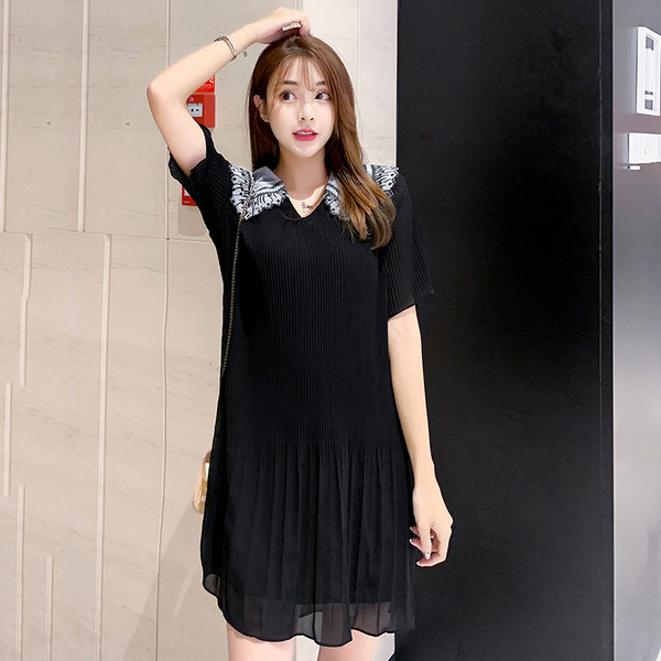 Rochie modernă de damă, neagră, cu mâneci scurte