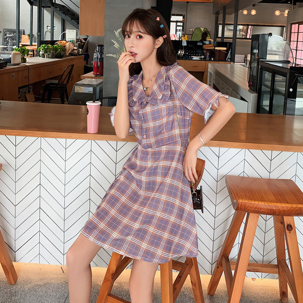 Rochie casual de dama in carouri cu maneci scurte