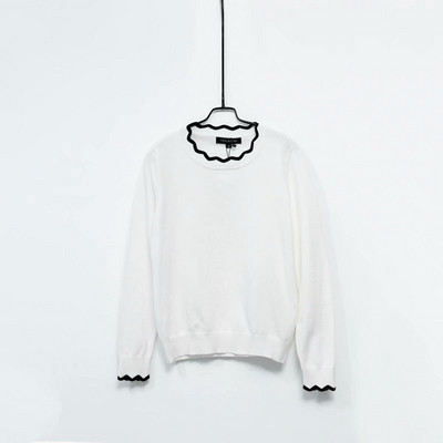 Pulover de dama cu decolteu oval in alb si negru