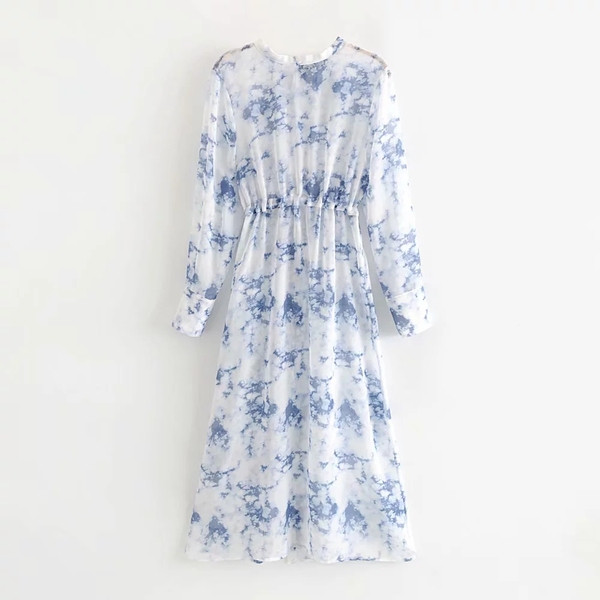 Aktuális női ruha O-nyakkivágással és övvel