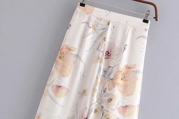 Дамски панталон с цветен мотив и висока талия 