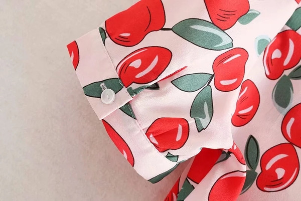 Modern női blúz színes elemmel