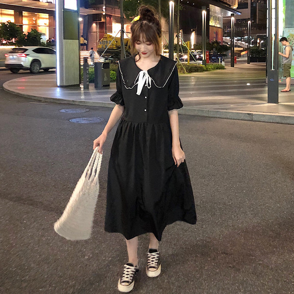 Alkalmi női ruha fekete színben - szabású modell