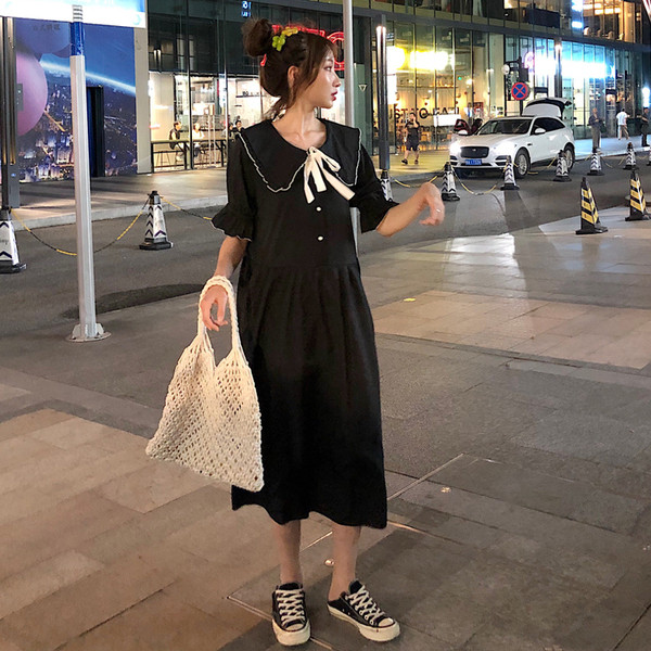 Alkalmi női ruha fekete színben - szabású modell